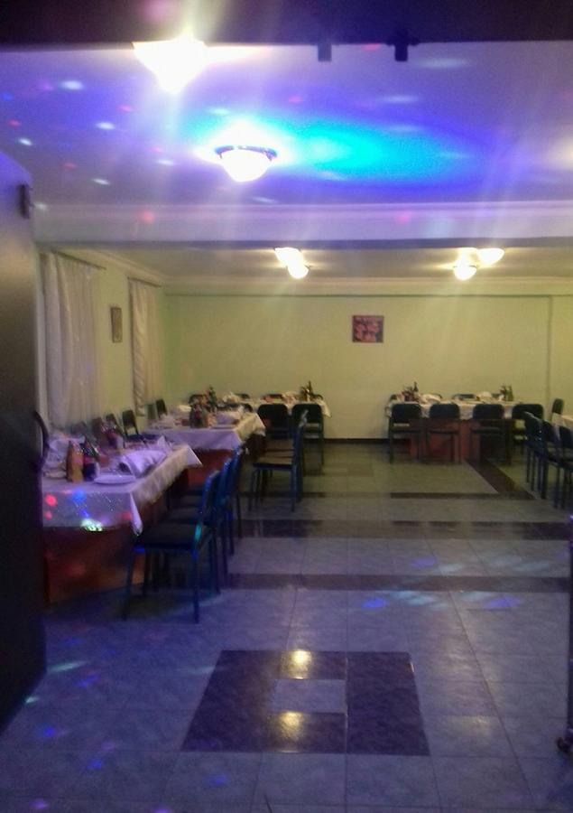 צ'אקאדזור Zvartnots Hotel מראה חיצוני תמונה